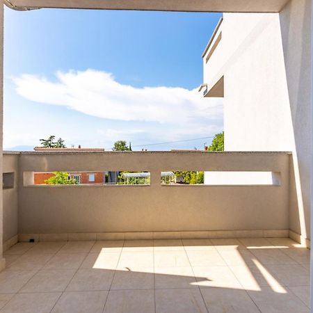 Apartment Demo Malinska Exterior foto